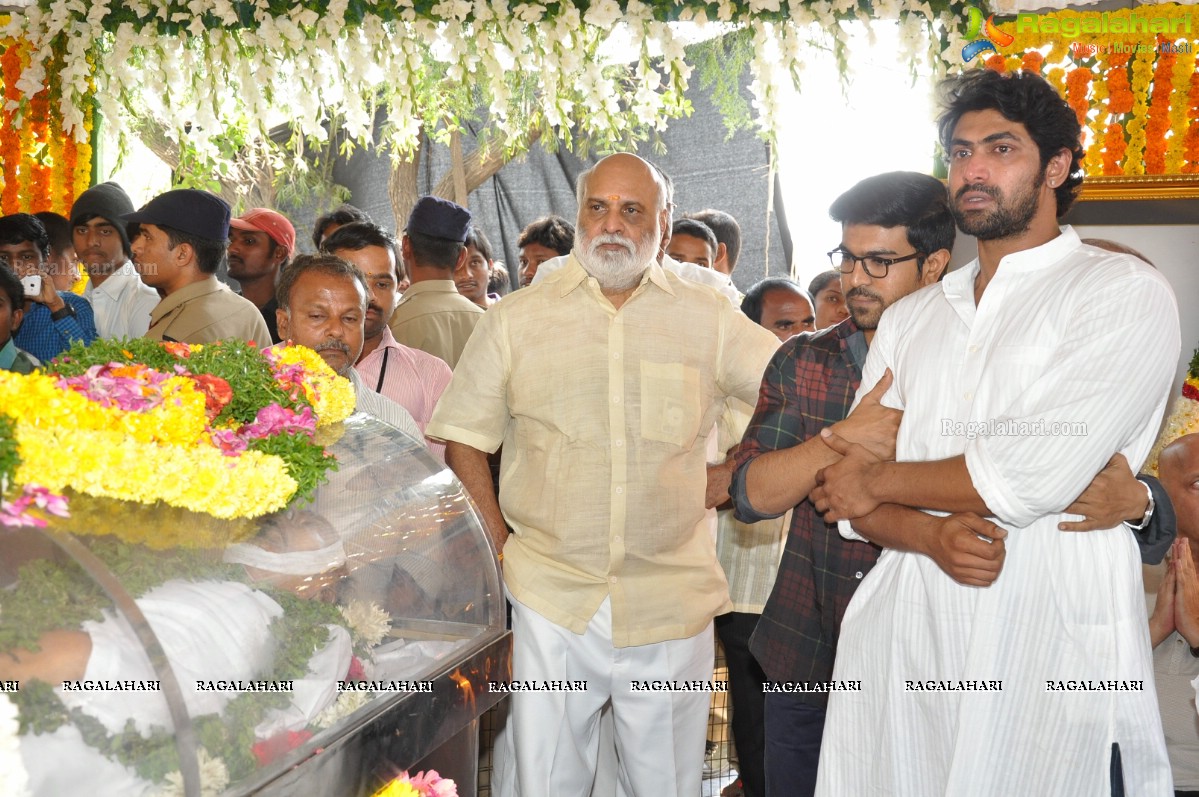 Last Rites of Dr. D. Ramanaidu