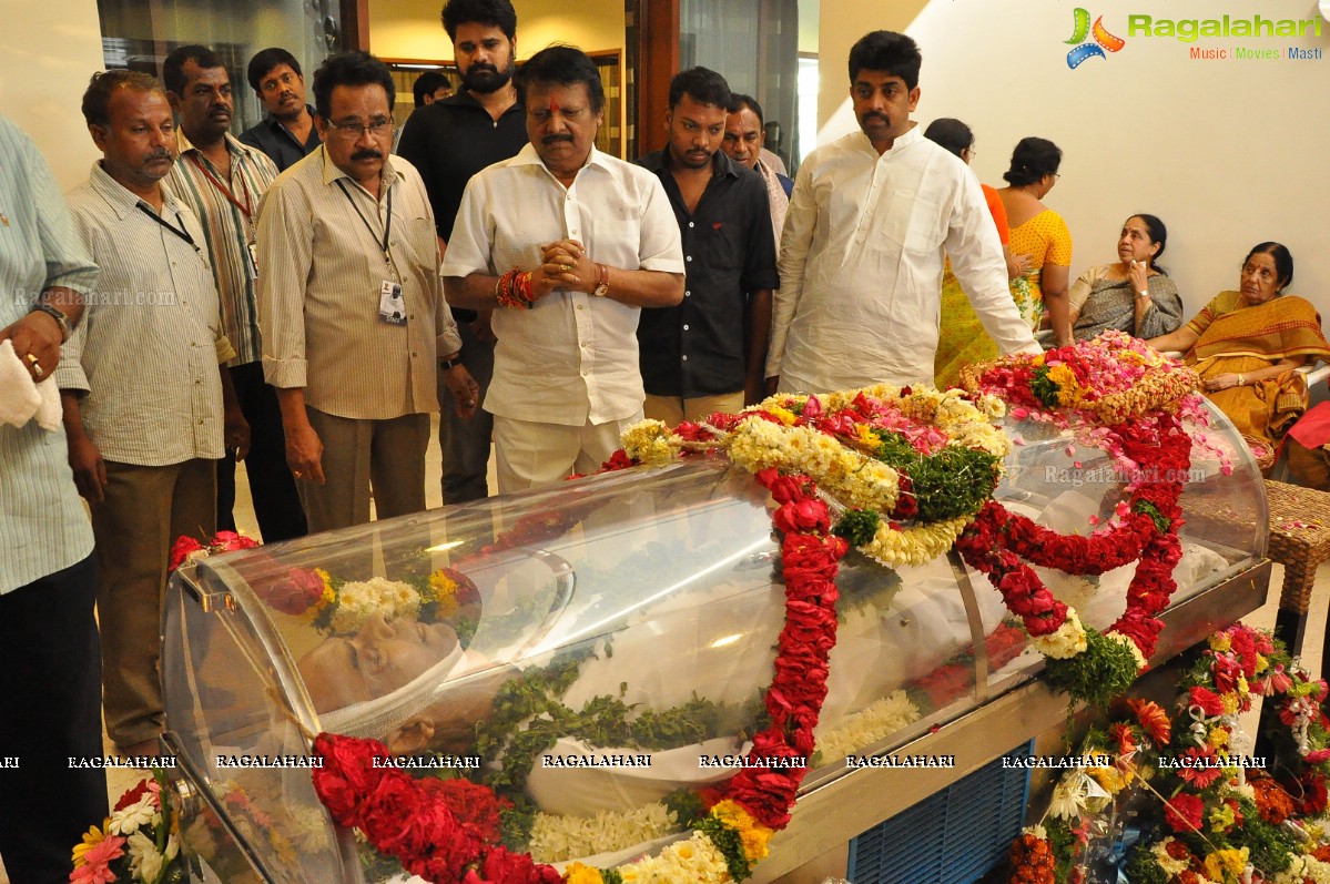 Last Rites of Dr. D. Ramanaidu