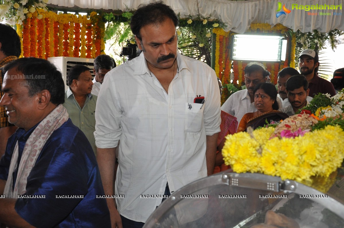 Last Rites of Dr. D. Ramanaidu