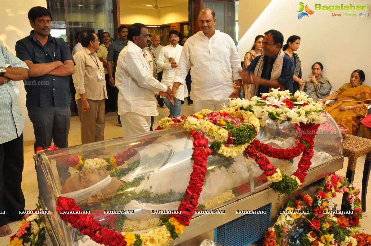 Last Rites of Dr. D. Ramanaidu