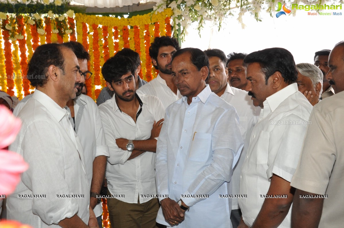 Last Rites of Dr. D. Ramanaidu