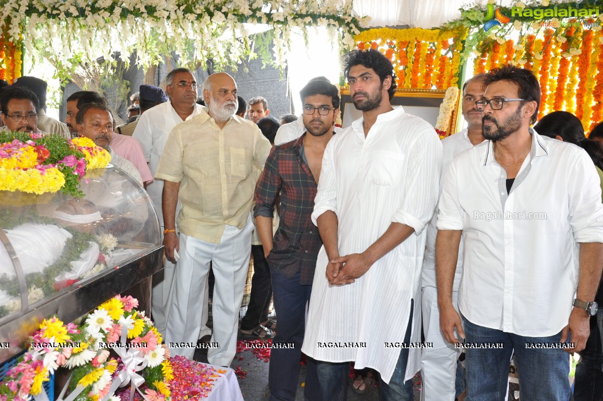 Last Rites of Dr. D. Ramanaidu