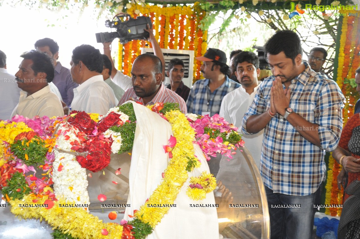 Last Rites of Dr. D. Ramanaidu