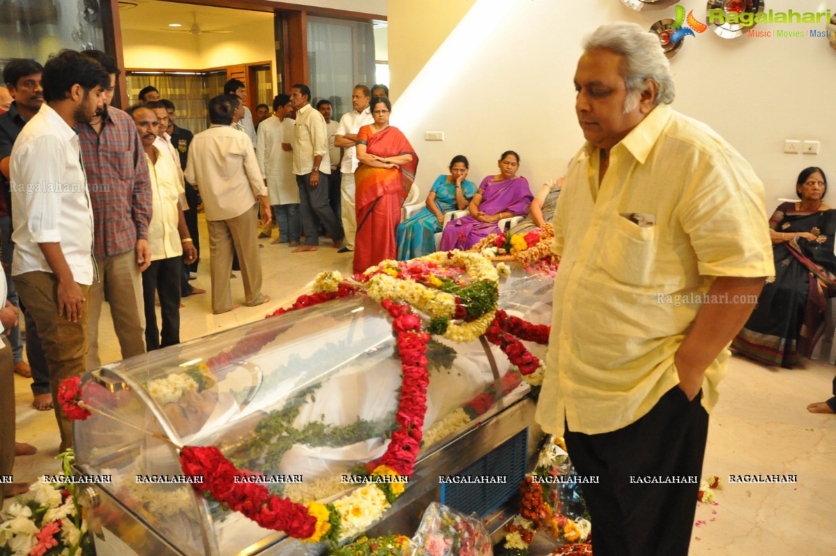 Last Rites of Dr. D. Ramanaidu