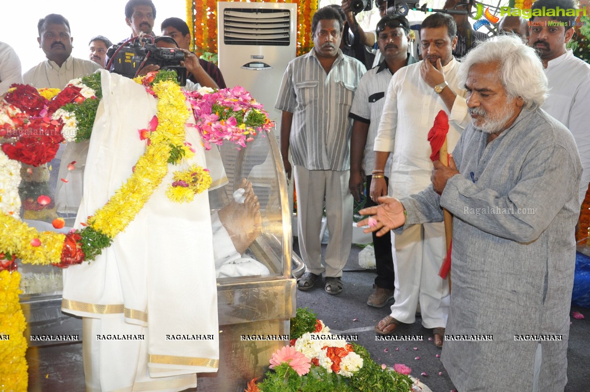 Last Rites of Dr. D. Ramanaidu