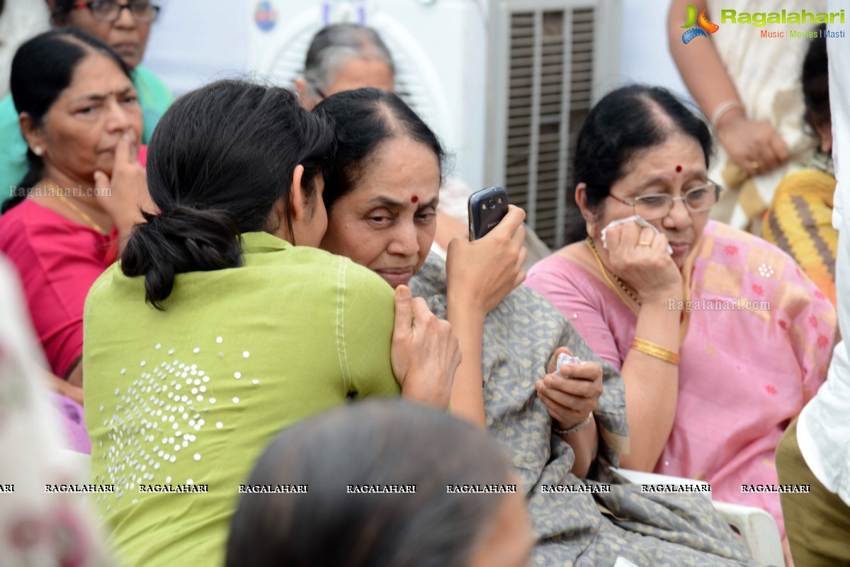 Last Rites of Dr. D. Ramanaidu