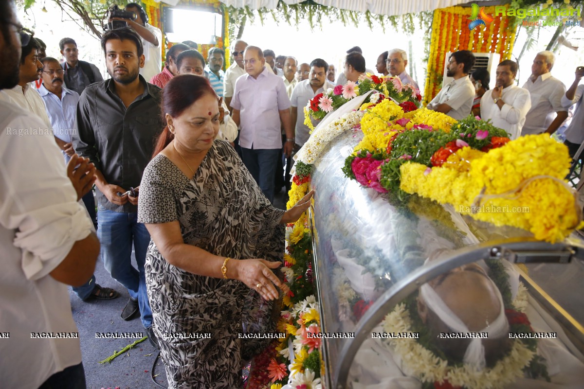 Last Rites of Dr. D. Ramanaidu