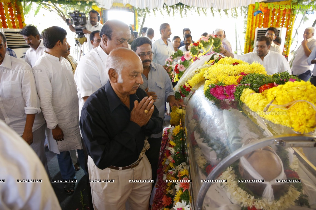 Last Rites of Dr. D. Ramanaidu