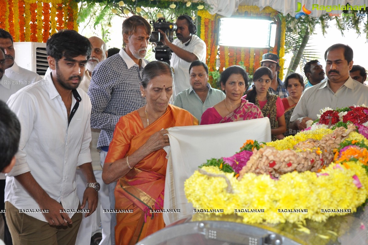 Last Rites of Dr. D. Ramanaidu