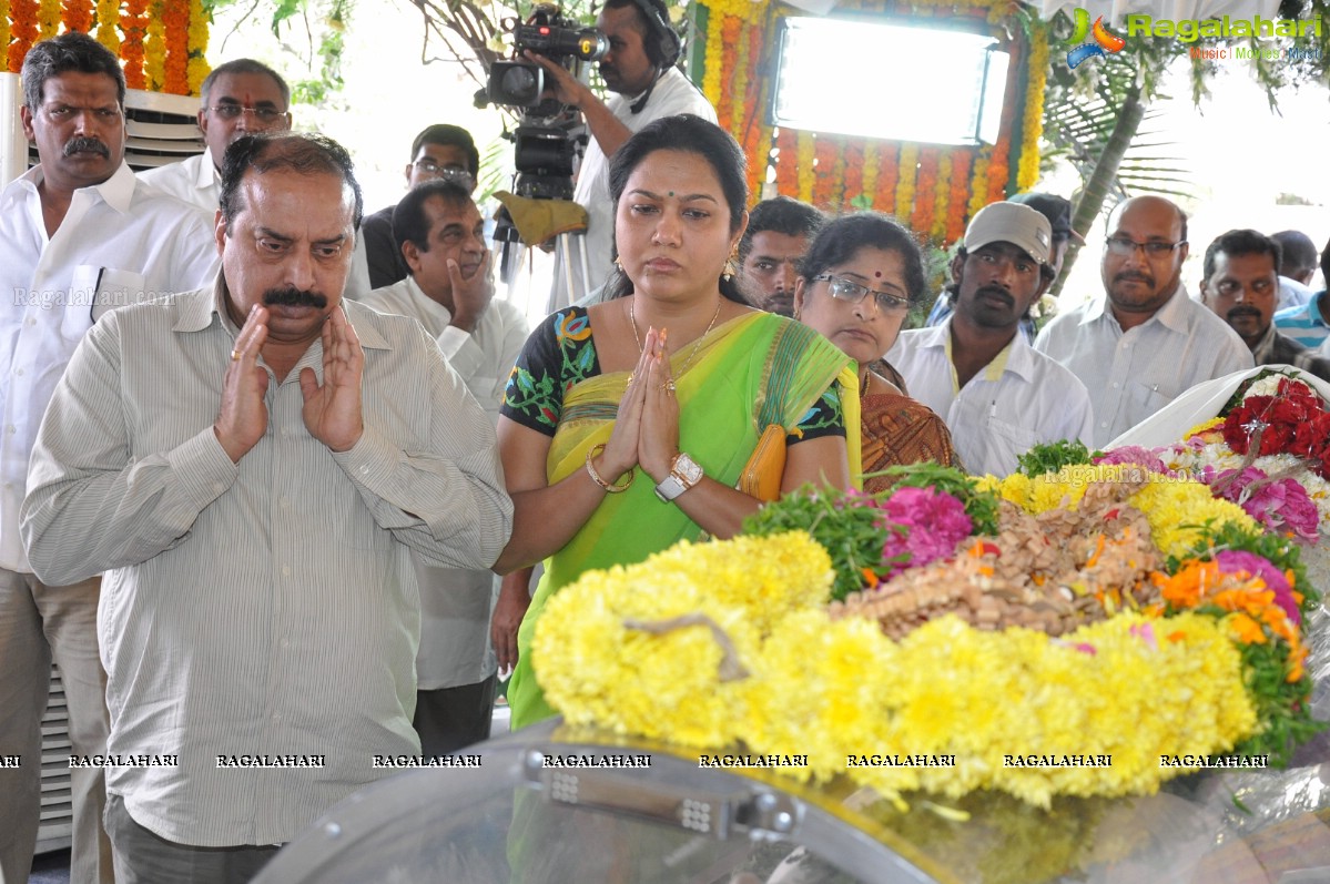 Last Rites of Dr. D. Ramanaidu