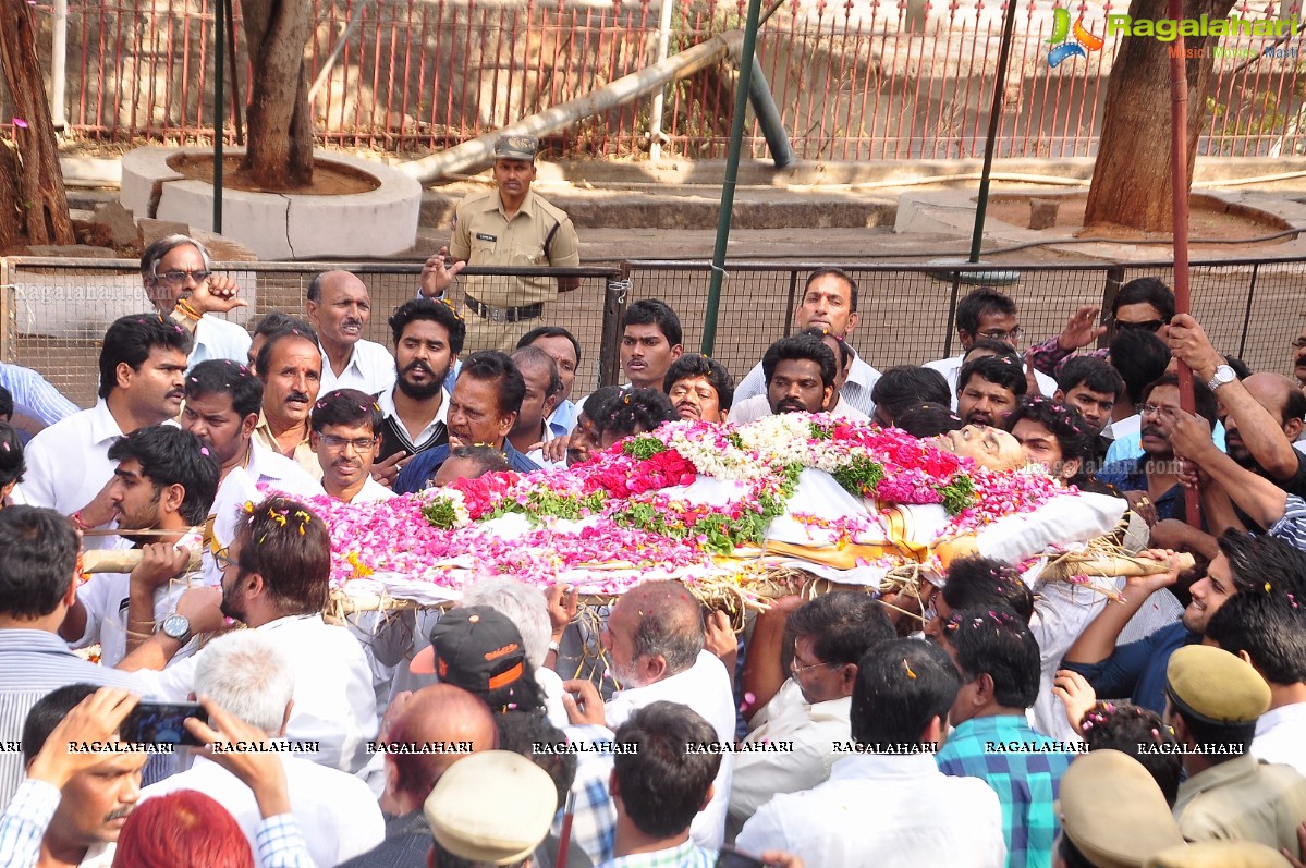 Last Rites of Dr. D. Ramanaidu