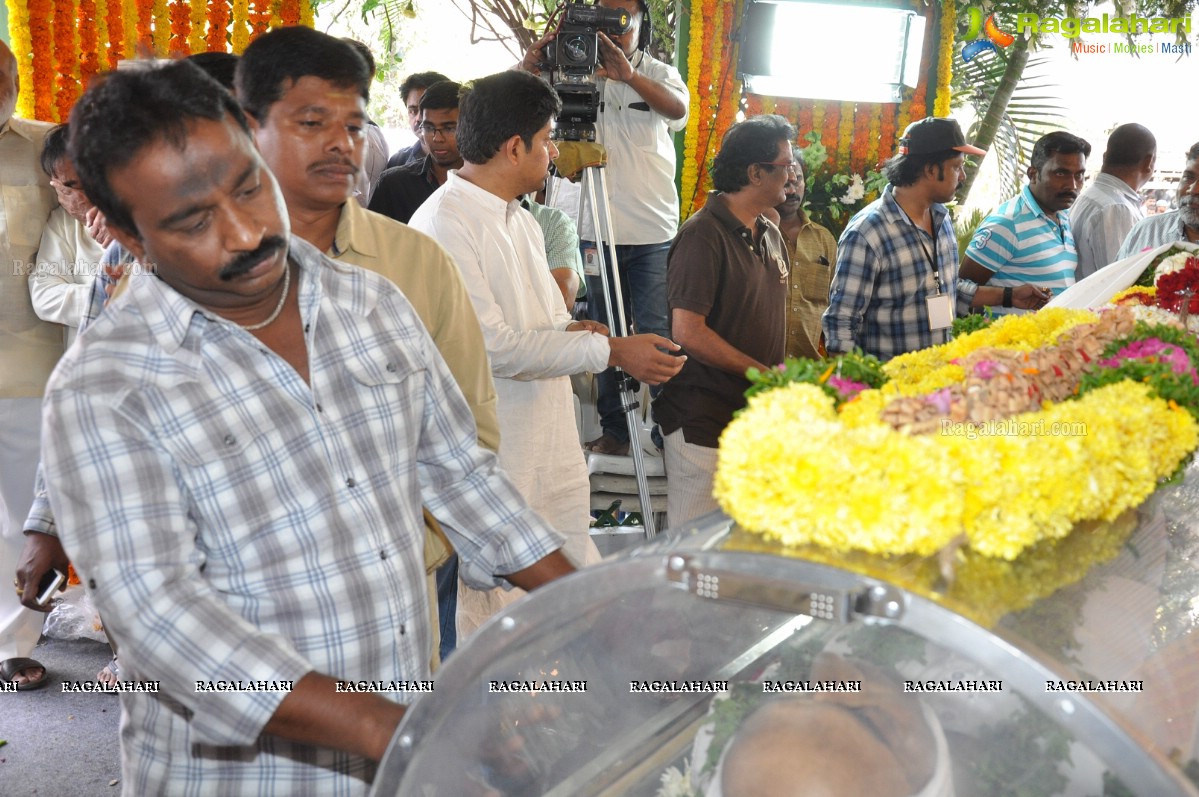 Last Rites of Dr. D. Ramanaidu