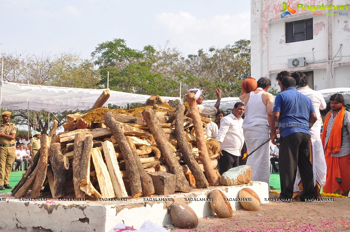 Last Rites of Dr. D. Ramanaidu