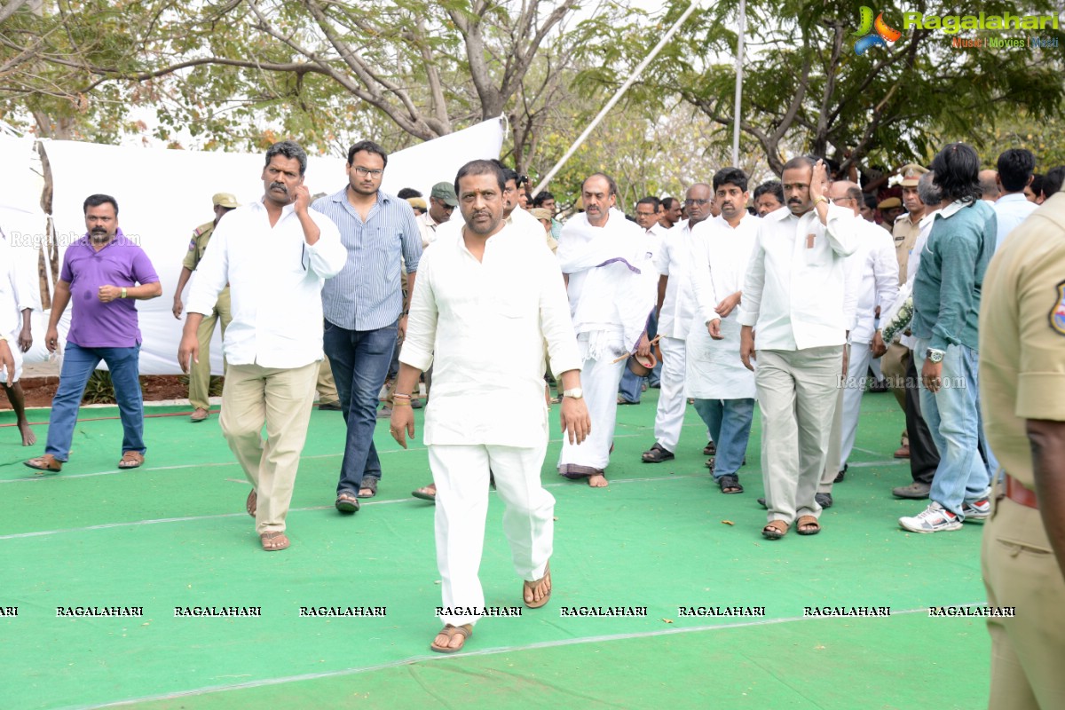 Last Rites of Dr. D. Ramanaidu