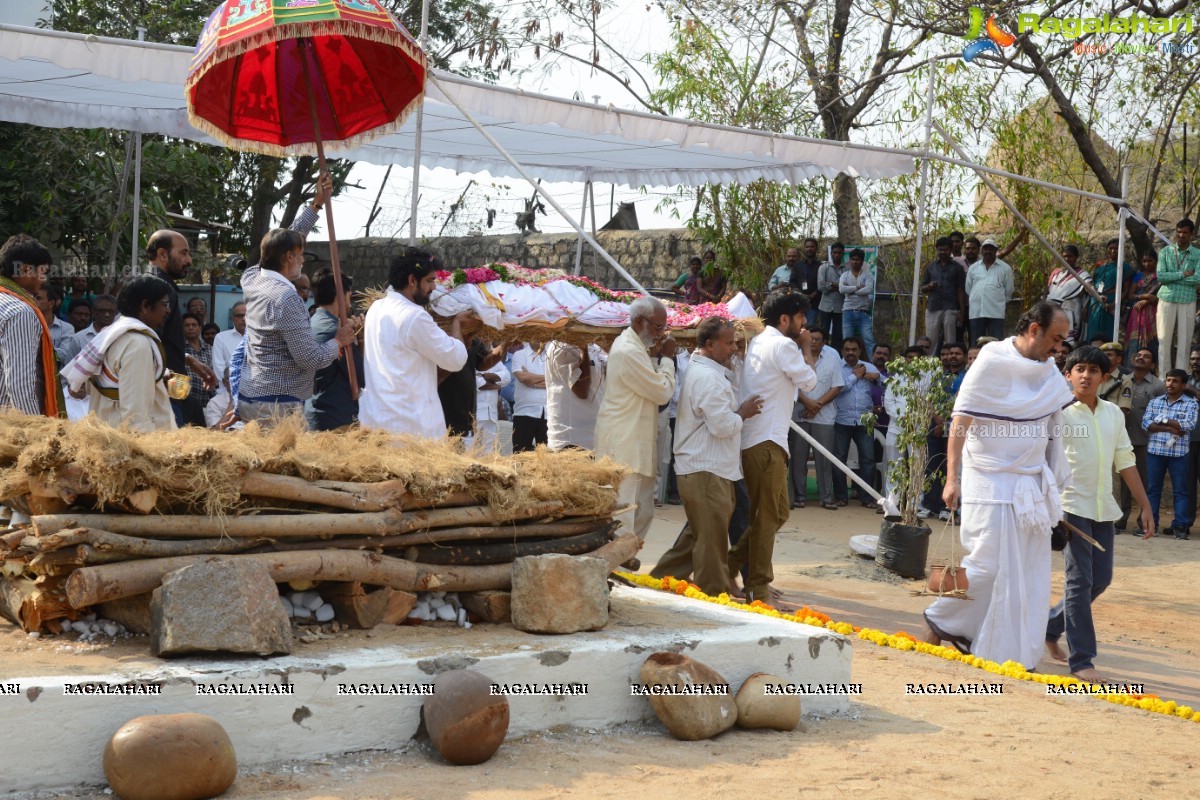 Last Rites of Dr. D. Ramanaidu