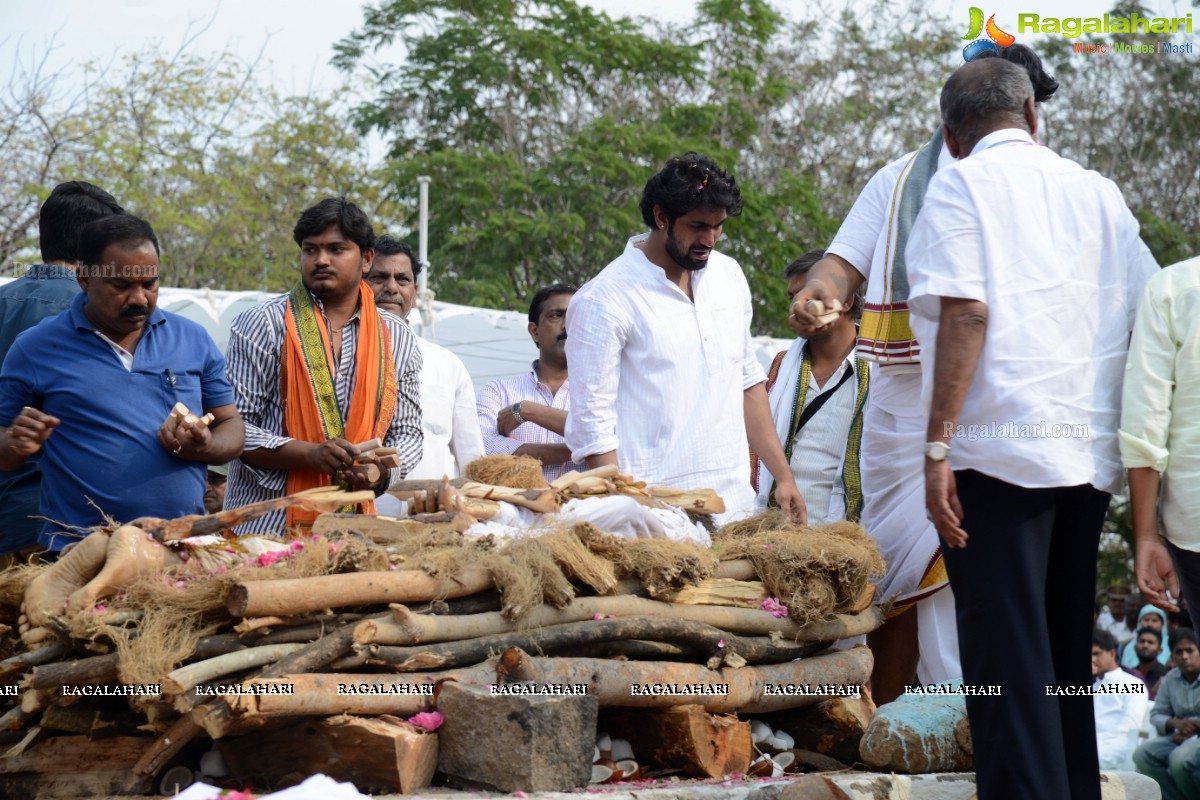 Last Rites of Dr. D. Ramanaidu