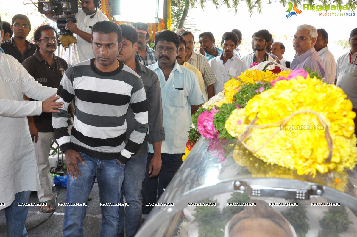 Last Rites of Dr. D. Ramanaidu