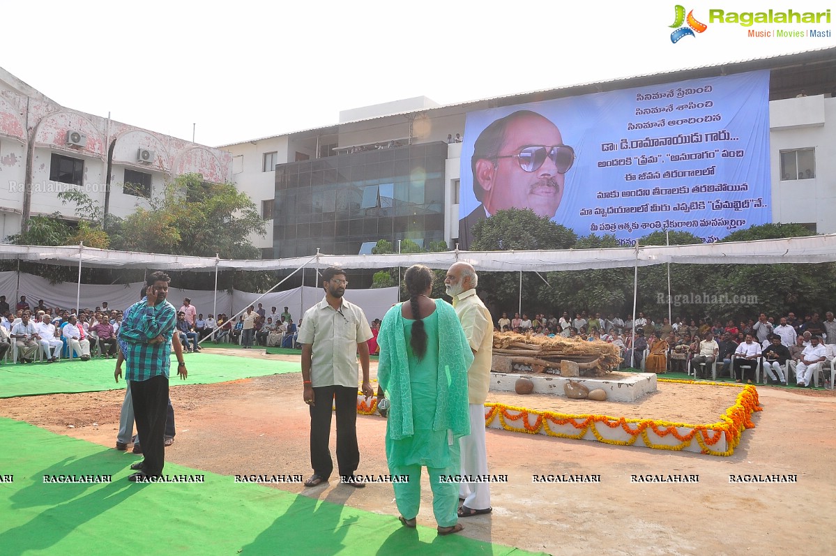 Last Rites of Dr. D. Ramanaidu