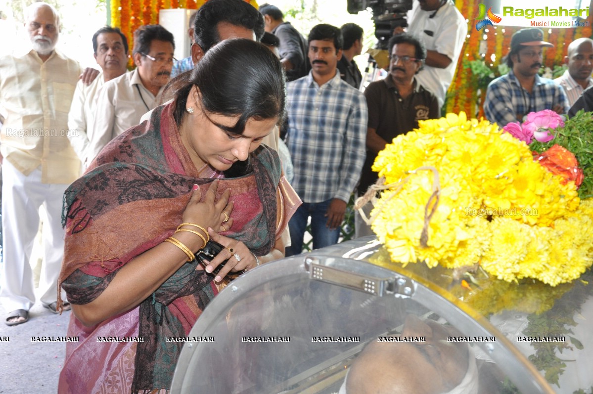 Last Rites of Dr. D. Ramanaidu