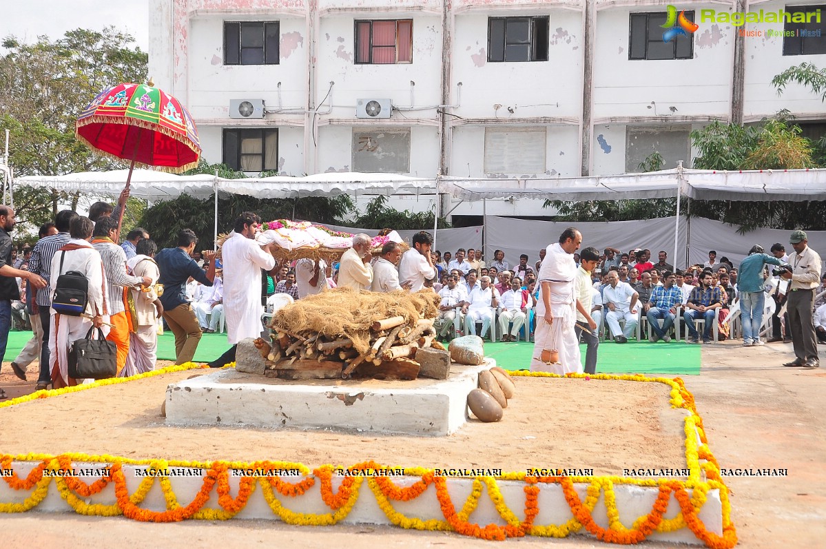 Last Rites of Dr. D. Ramanaidu