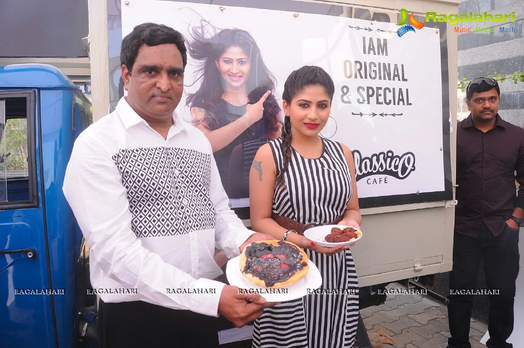 Madhulagna Das launches Classico Cafe
