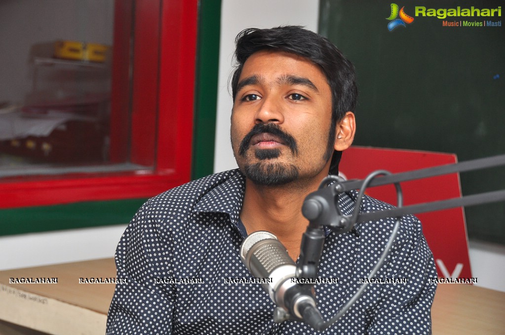 Dhanush at Radio Mirchi for Anekudu Promotions