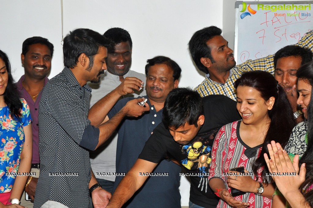 Dhanush at Radio Mirchi for Anekudu Promotions