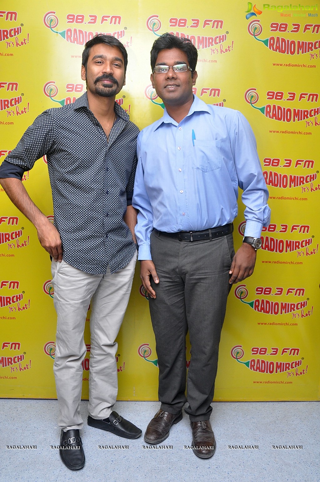 Dhanush at Radio Mirchi for Anekudu Promotions