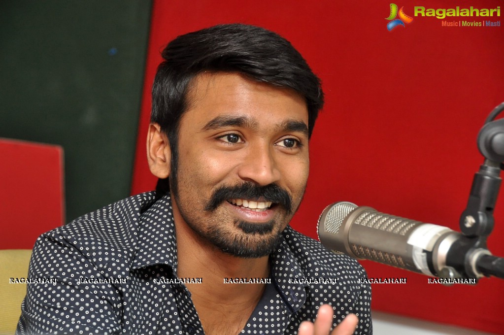 Dhanush at Radio Mirchi for Anekudu Promotions