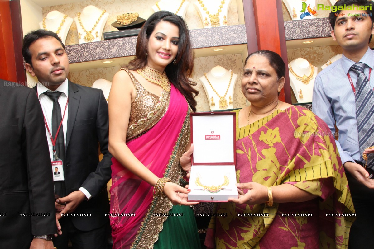 Joyalukkas International Jewellery Show inaugurated by Diksha Panth, Hyderabad