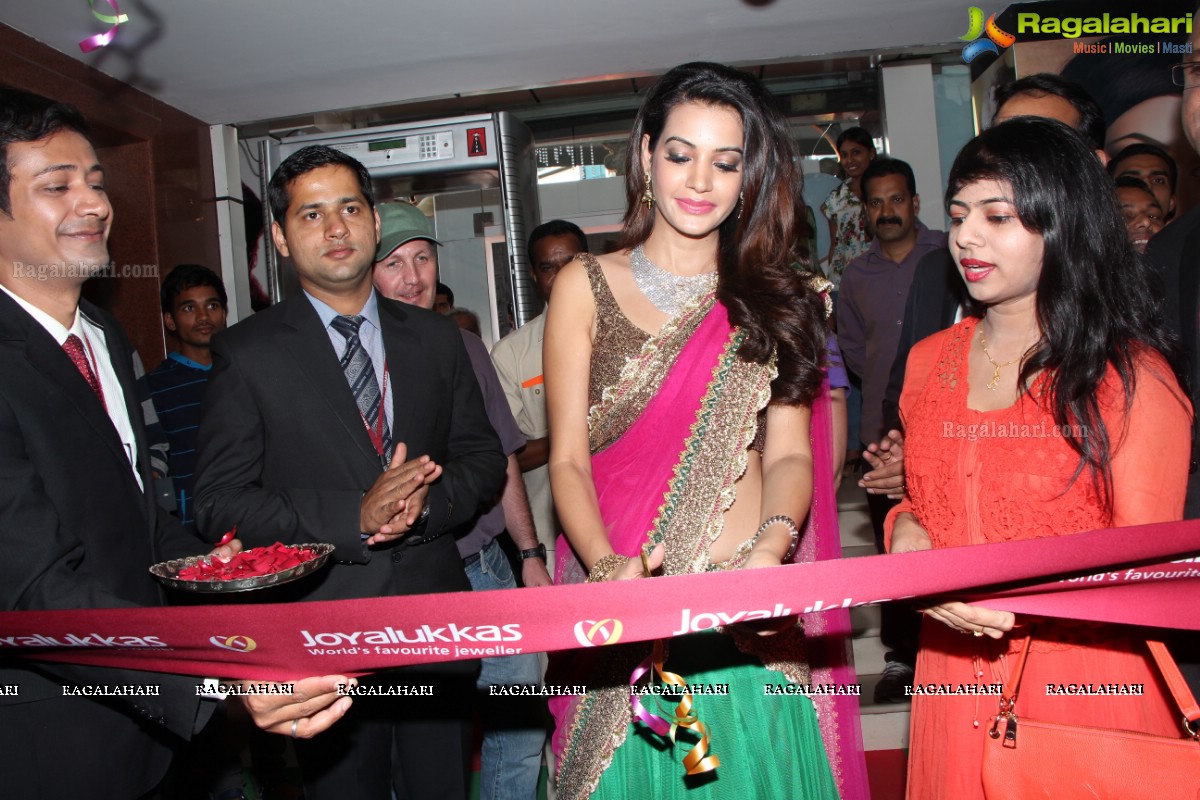 Joyalukkas International Jewellery Show inaugurated by Diksha Panth, Hyderabad