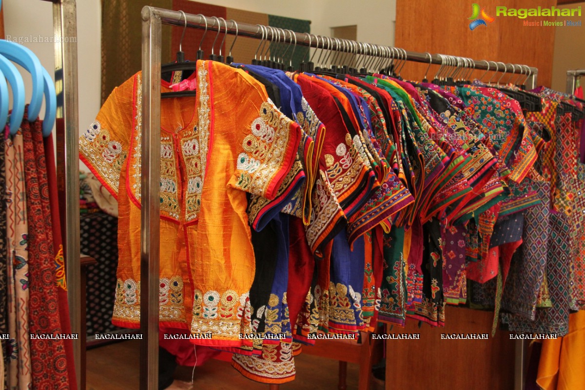 Shrujan 'Kutchhi Hand Embroidery' Expo (Feb. 2015)