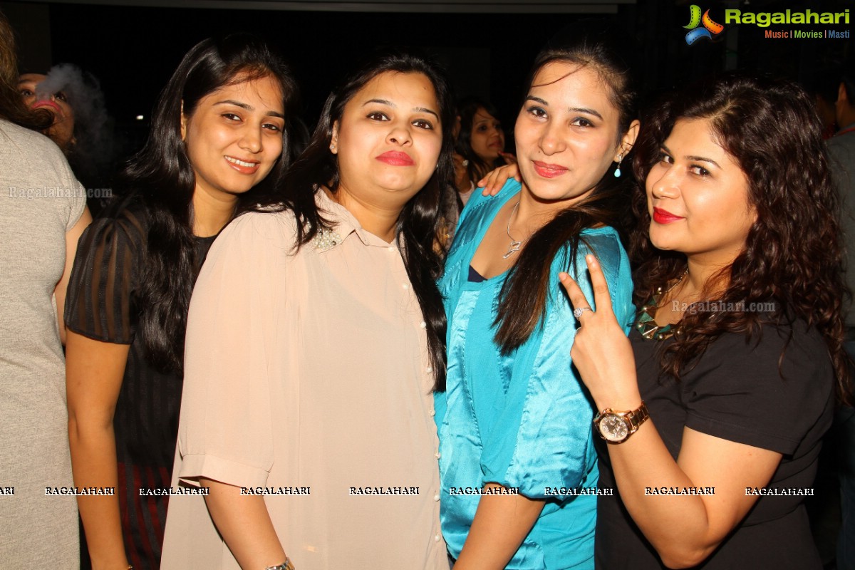 Sparks n Sizzles Couple Party at Air Lounge - Host: Poonam and Vicky