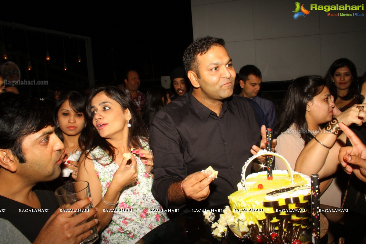 Sparks n Sizzles Couple Party at Air Lounge - Host: Poonam and Vicky