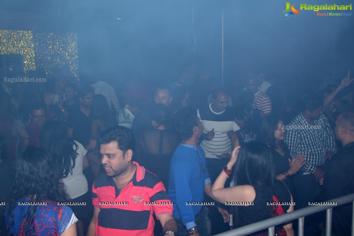 Valentine's Day Celebrations 2015 with Poonam Pandey at Kismet