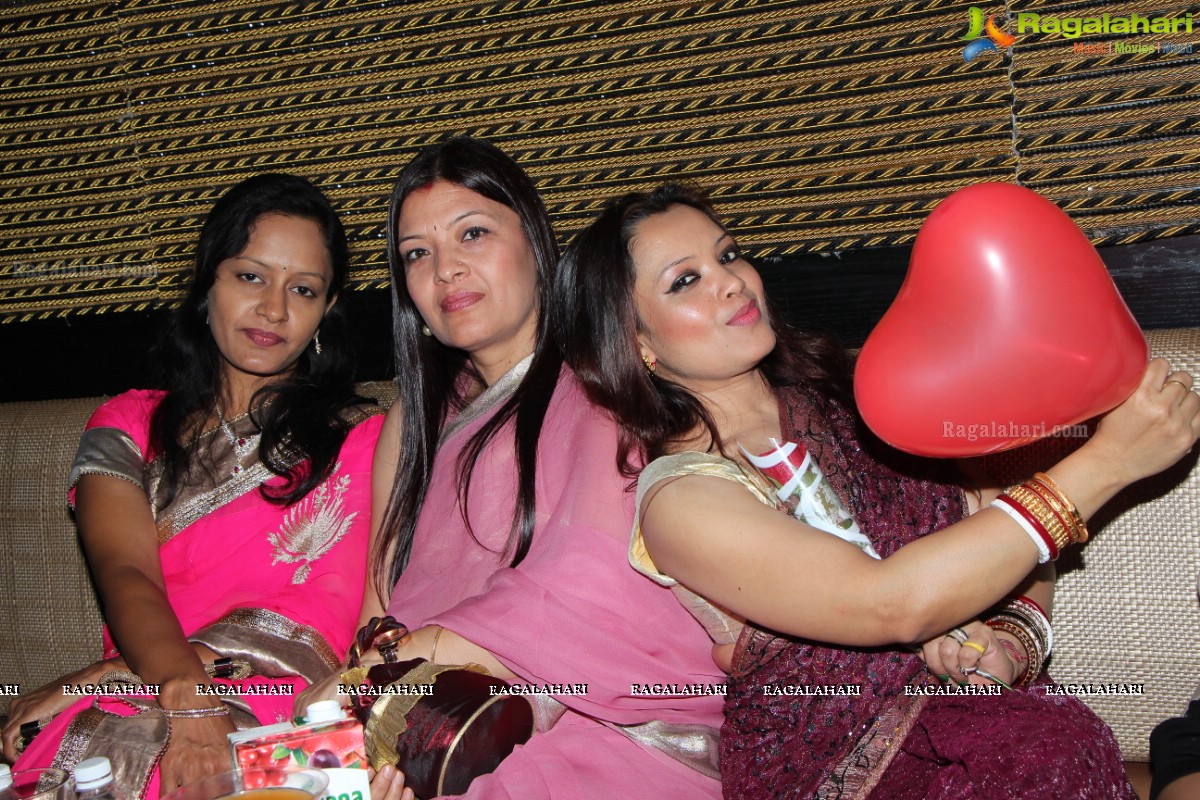 Valentine's Day Celebrations 2015 with Poonam Pandey at Kismet