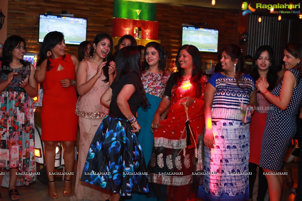 Divinos Grand Valentine Party 2016 at Bakkyard Gastropub, Hitech City, Hyderabad