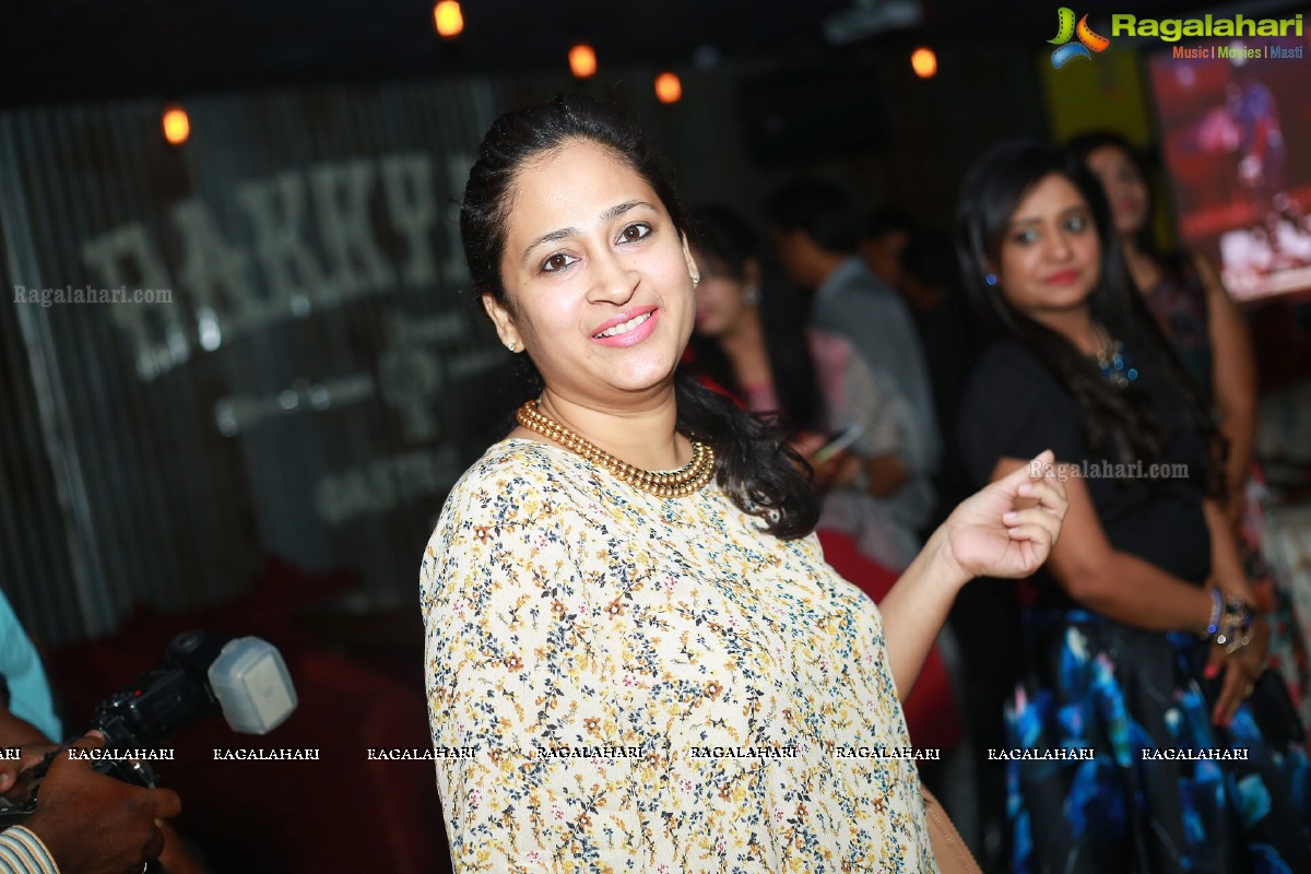 Divinos Grand Valentine Party 2016 at Bakkyard Gastropub, Hitech City, Hyderabad