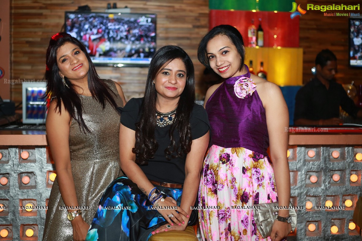 Divinos Grand Valentine Party 2016 at Bakkyard Gastropub, Hitech City, Hyderabad