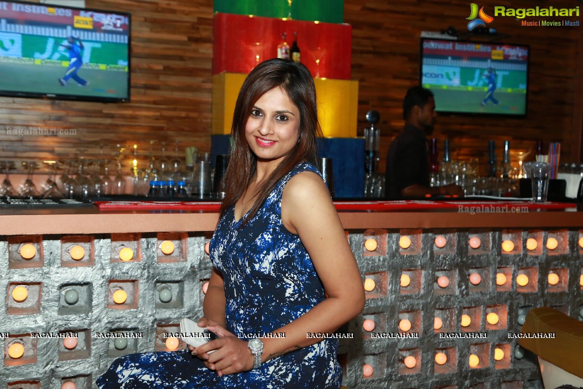 Divinos Grand Valentine Party 2016 at Bakkyard Gastropub, Hitech City, Hyderabad