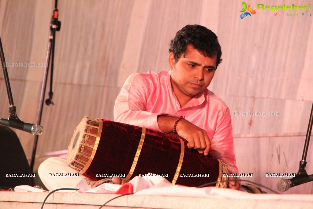 Jugalbandi - Hindustani Vocal Carnatic Flute by Krishnendu Wadikar and Dr. Vijay Gopal at Birla Temple, Hyderabad