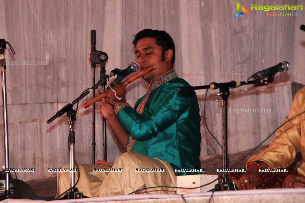 Jugalbandi - Hindustani Vocal Carnatic Flute by Krishnendu Wadikar and Dr. Vijay Gopal at Birla Temple, Hyderabad