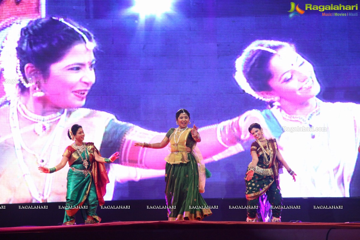 IFR 2016 - Lawani and Kathak Jugalbandi by Aaditi Bhagwat and Group at AU Grounds, Vizag