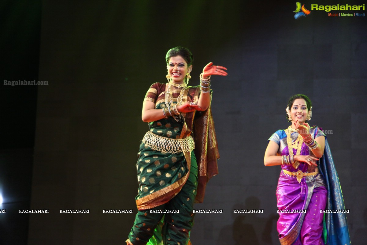 IFR 2016 - Lawani and Kathak Jugalbandi by Aaditi Bhagwat and Group at AU Grounds, Vizag