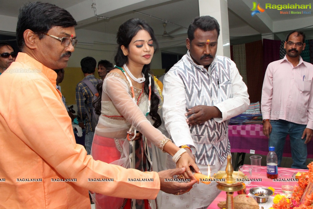 Bhavya Sri inaugurates Pochampally IKAT Art Mela, Hyderabad