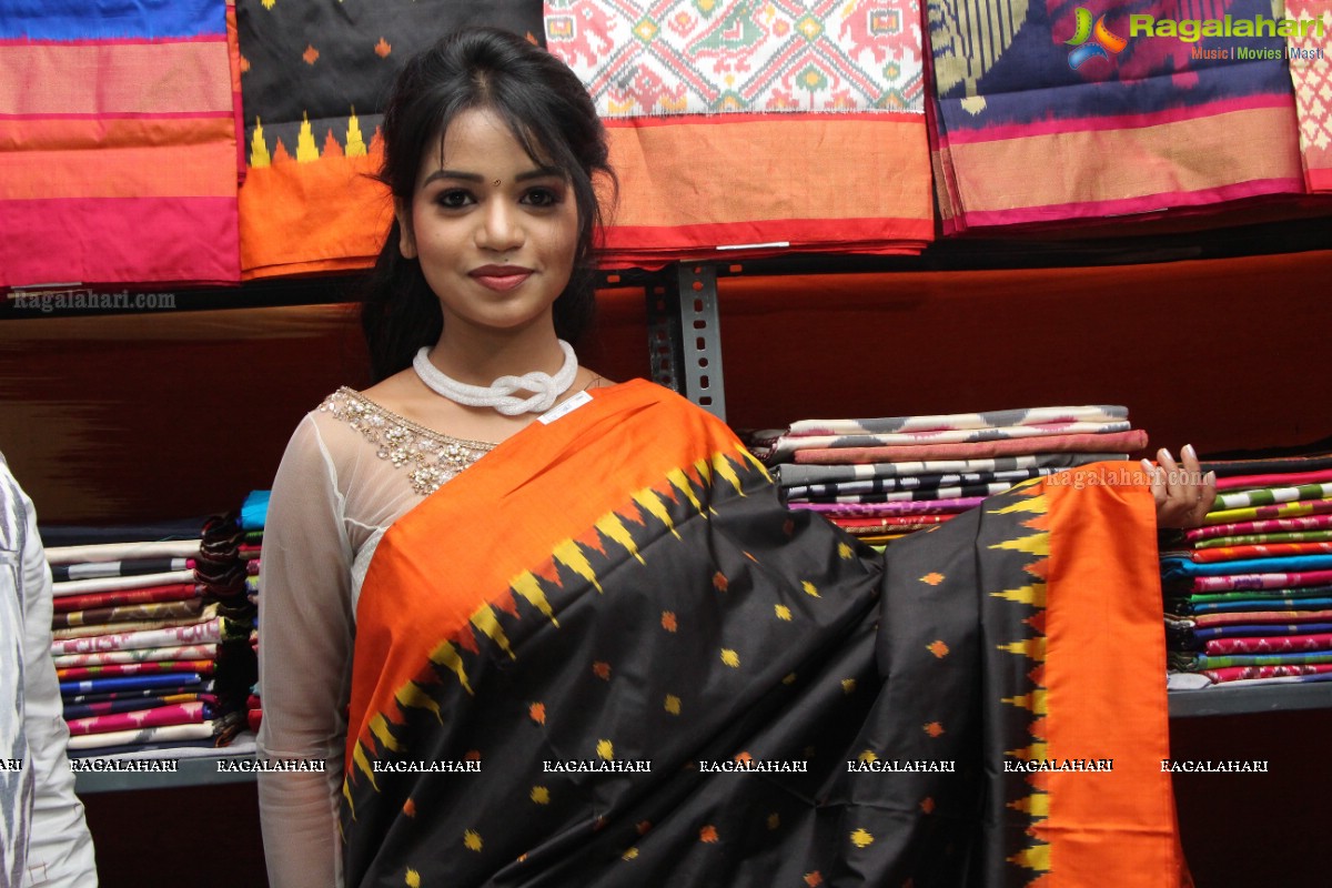 Bhavya Sri inaugurates Pochampally IKAT Art Mela, Hyderabad