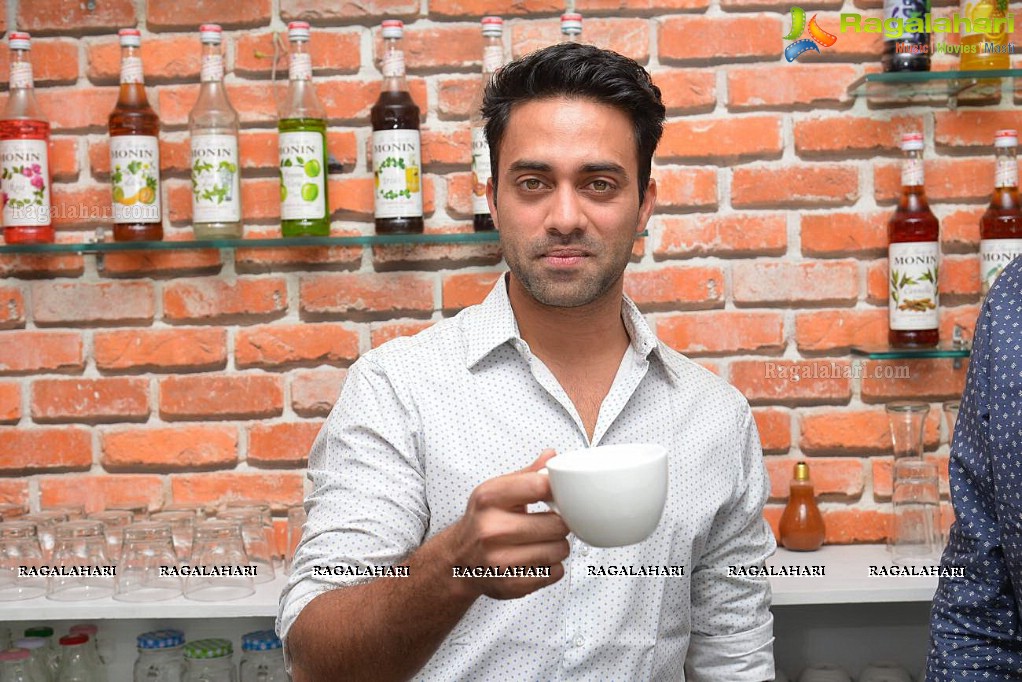 Navdeep launches Steamz Coffee Lounge, Hyderabad