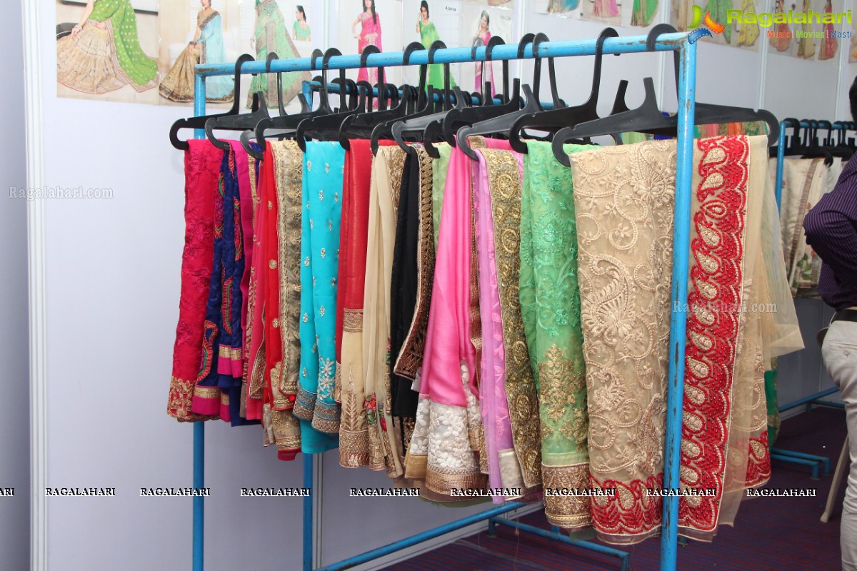 Poojitha Naidu launches Silk Planet Fashion Expo at Kamma Sangham