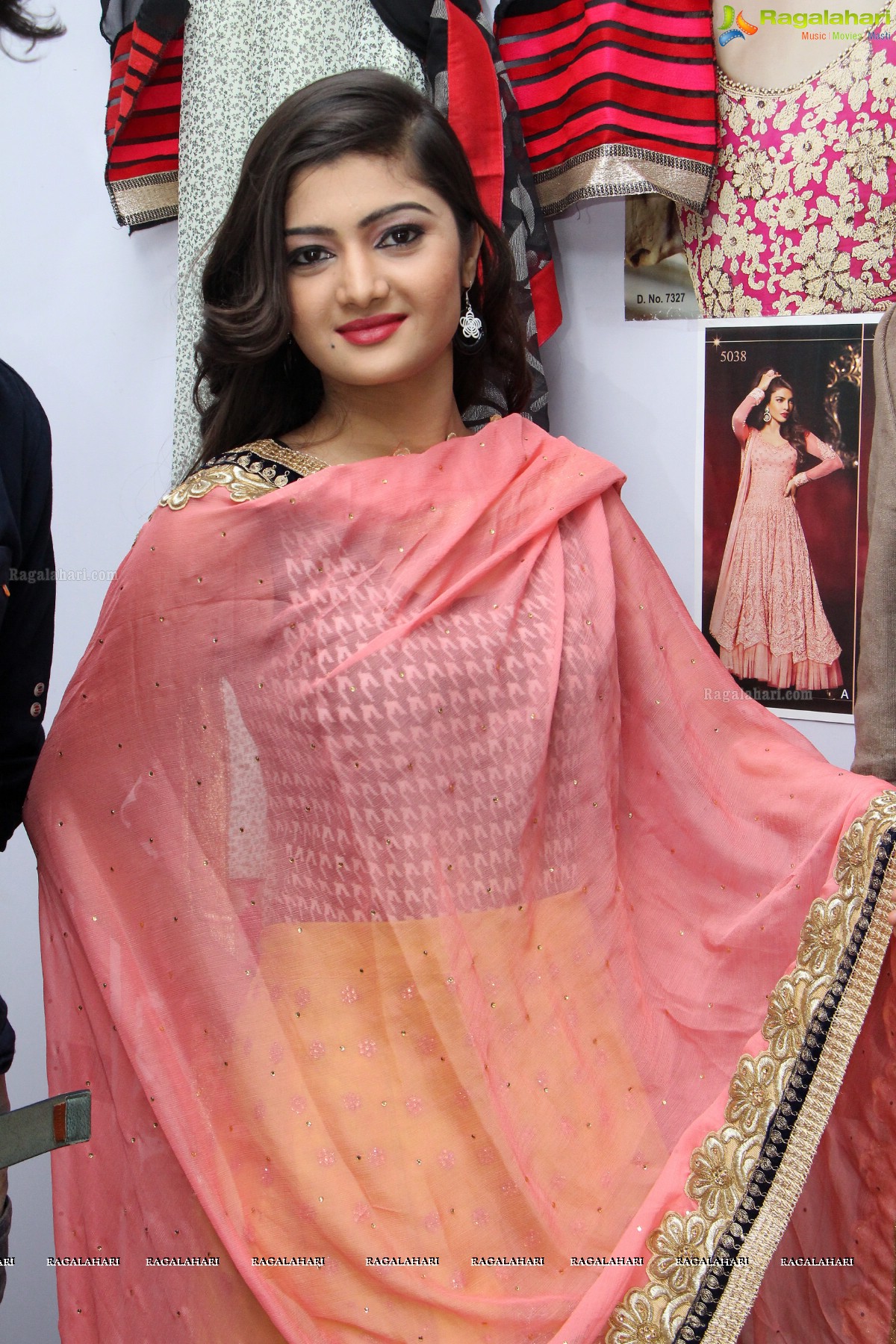 Poojitha Naidu launches Silk Planet Fashion Expo at Kamma Sangham