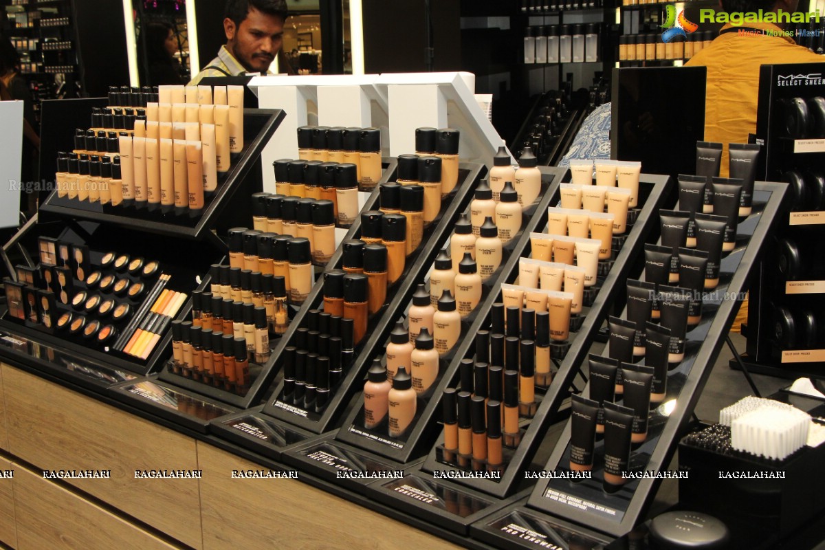 Exclusive Presentation by Sonic Sarwate at MAC Stores, Forum Mall, Hyderabad